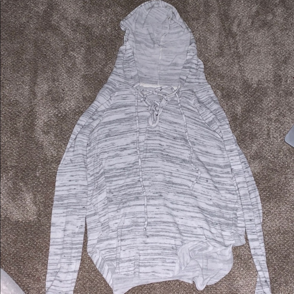 American Eagle gray and white tie up sweater